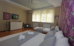 Sneki Apartment